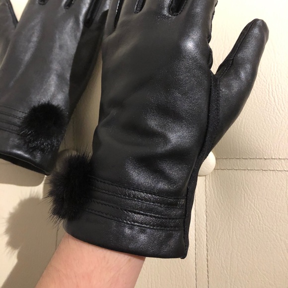 SOLD Leather Gloves - Picture 4 of 9